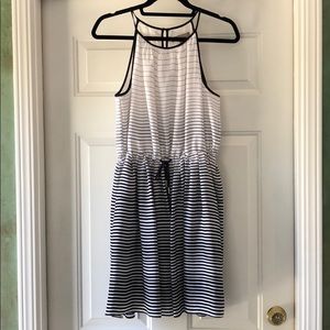 Perfect for summer Banana Republic Dress - size 6